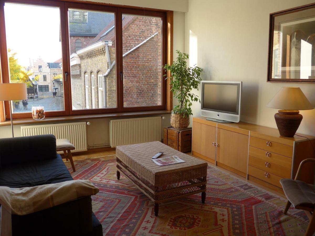 Belarte Framing Shop, Spacious Apartment With Garage In The Heart Of Ieper Exterior foto